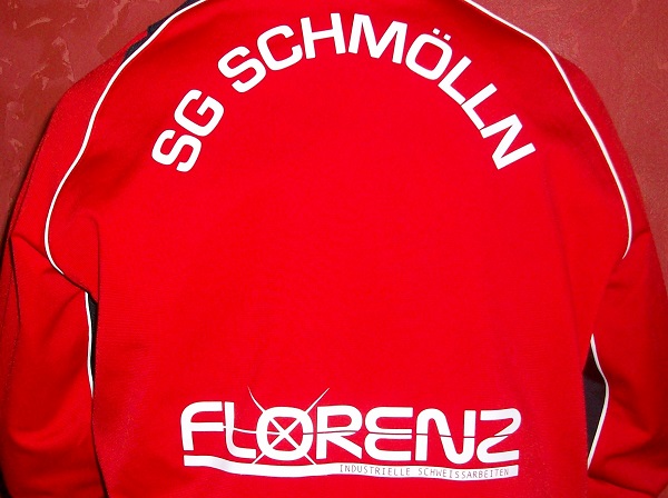 Sven Florenz sponserte in dieser Saison den Aufdruck für die neuen Trainingsanzüge seiner Spieler